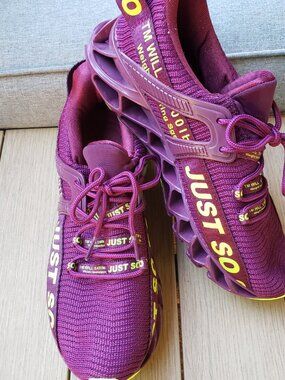 EUC JUST SO SO merlot burgundy / neon lime green (EU 41/ US 9.5) KICKS